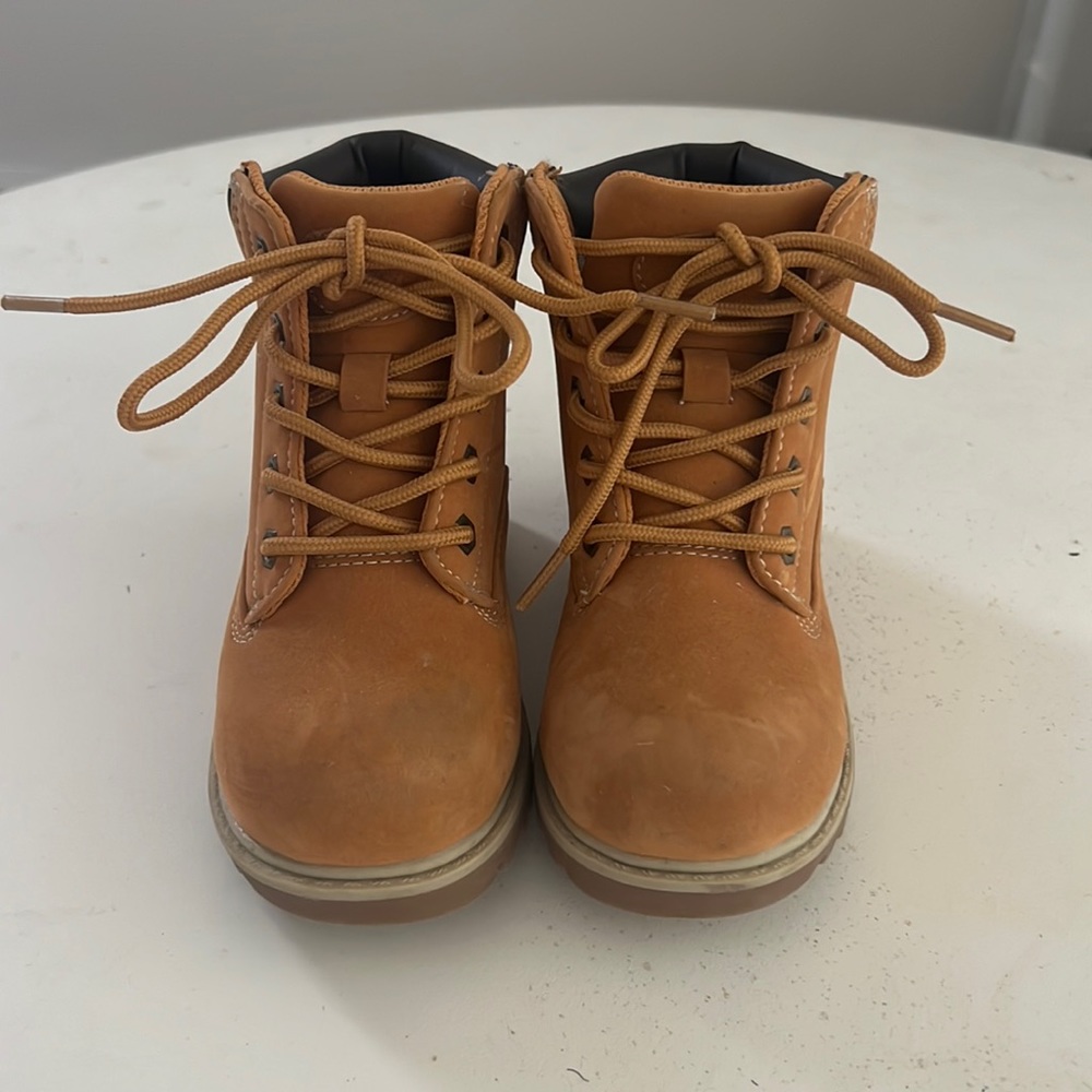 LUGZ Child Size 9